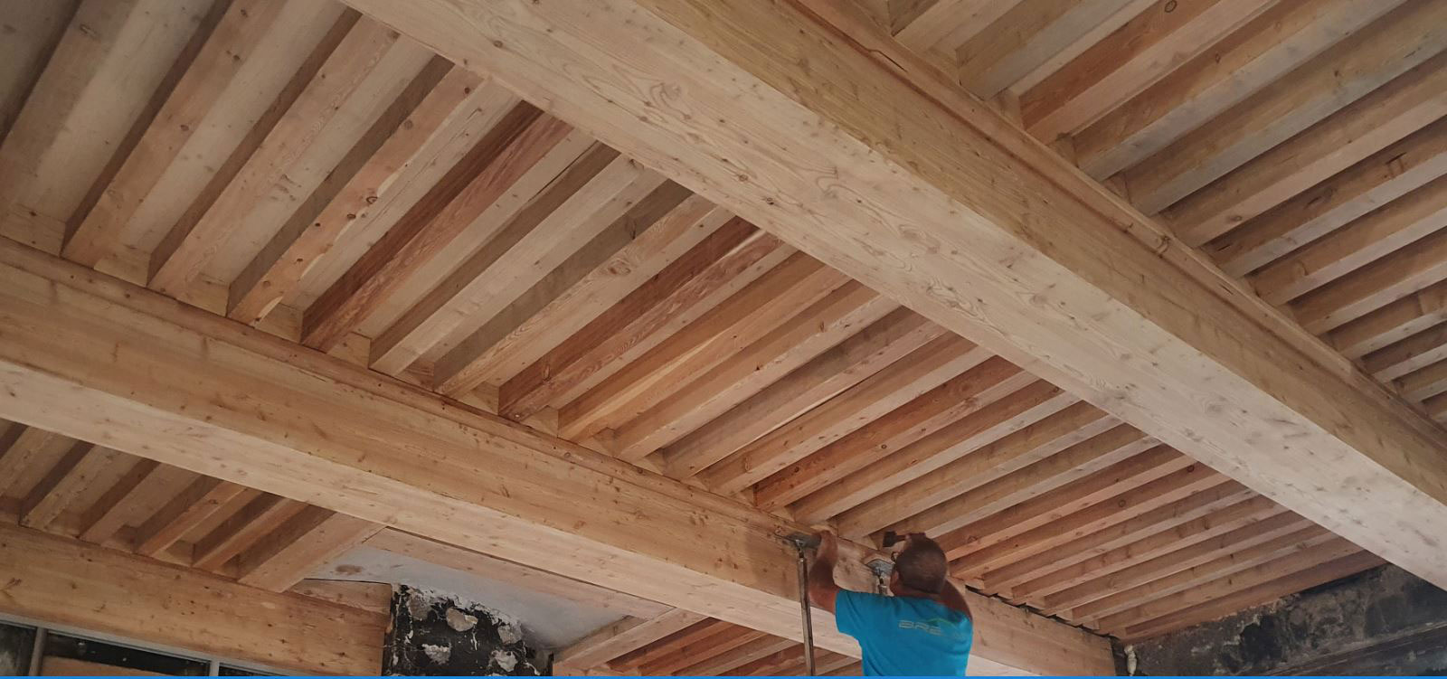 Charpente-Plafond-à-la-française----Ets-PAYAUD